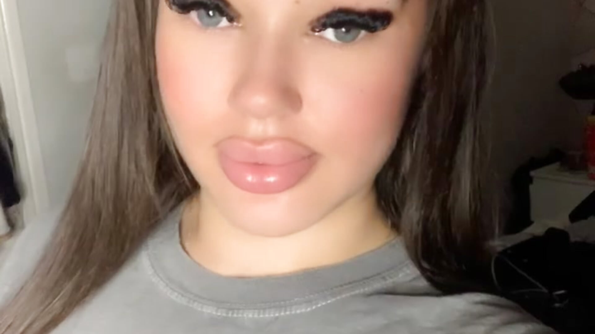 kisses baby x - ChloeChannelUkx adlı kamera modelinin videosu