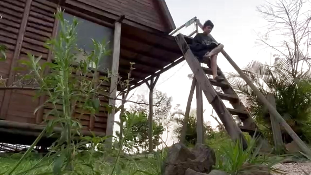 Just me, nature and books. – video modela na kameri Luana_Fiore0