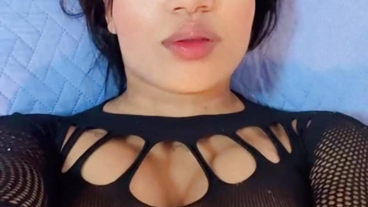 Delicious tits for U – video af mia_zafira cam-model