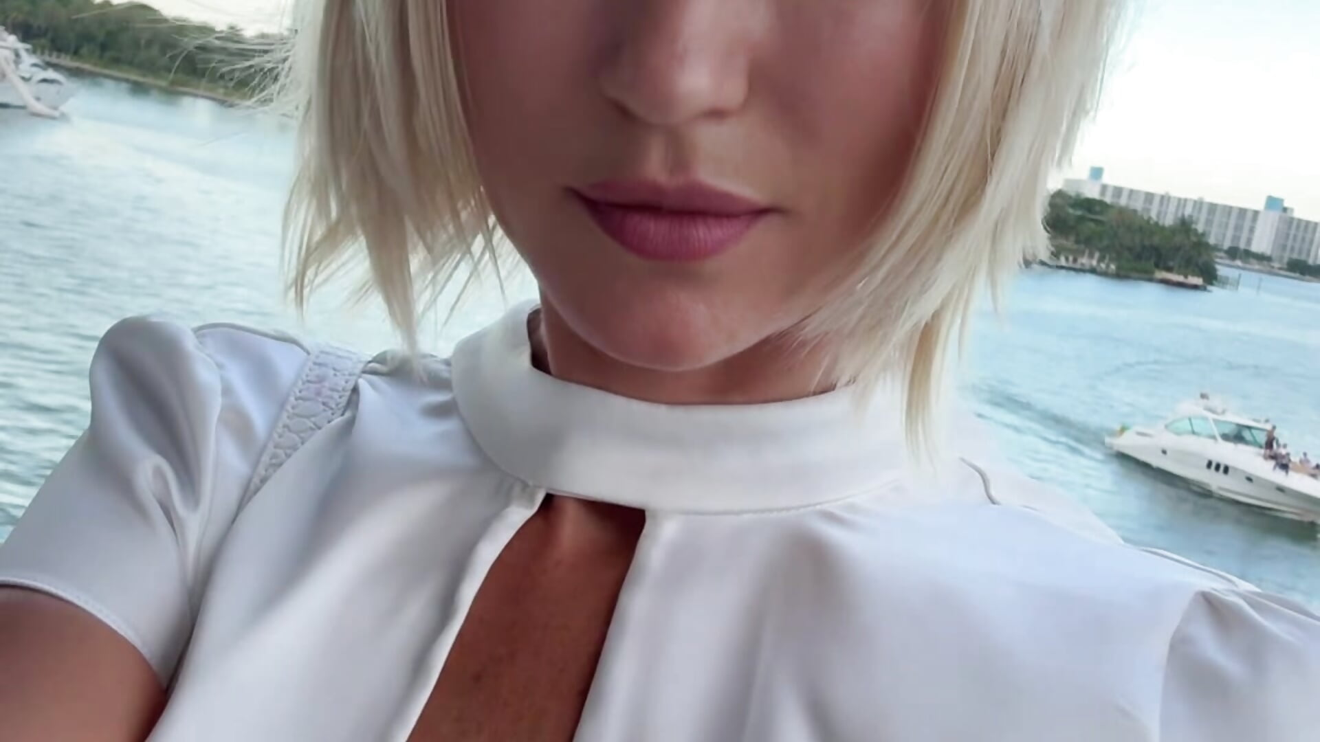 persona-video - vídeo de la modelo de cam PoshMuse