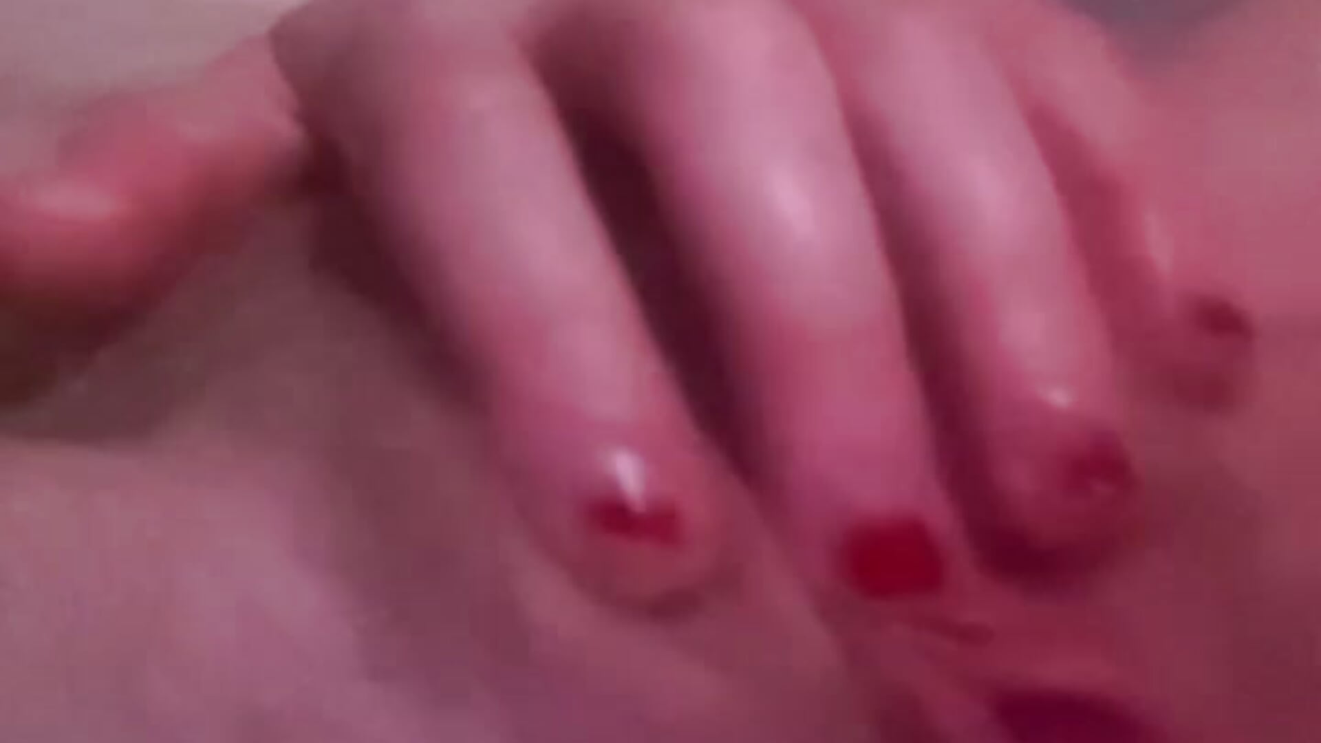 massaging + fingering oiled up pussy (super wet) 💦 - Vídeo de ekaterina_goddess, modelo de vídeos