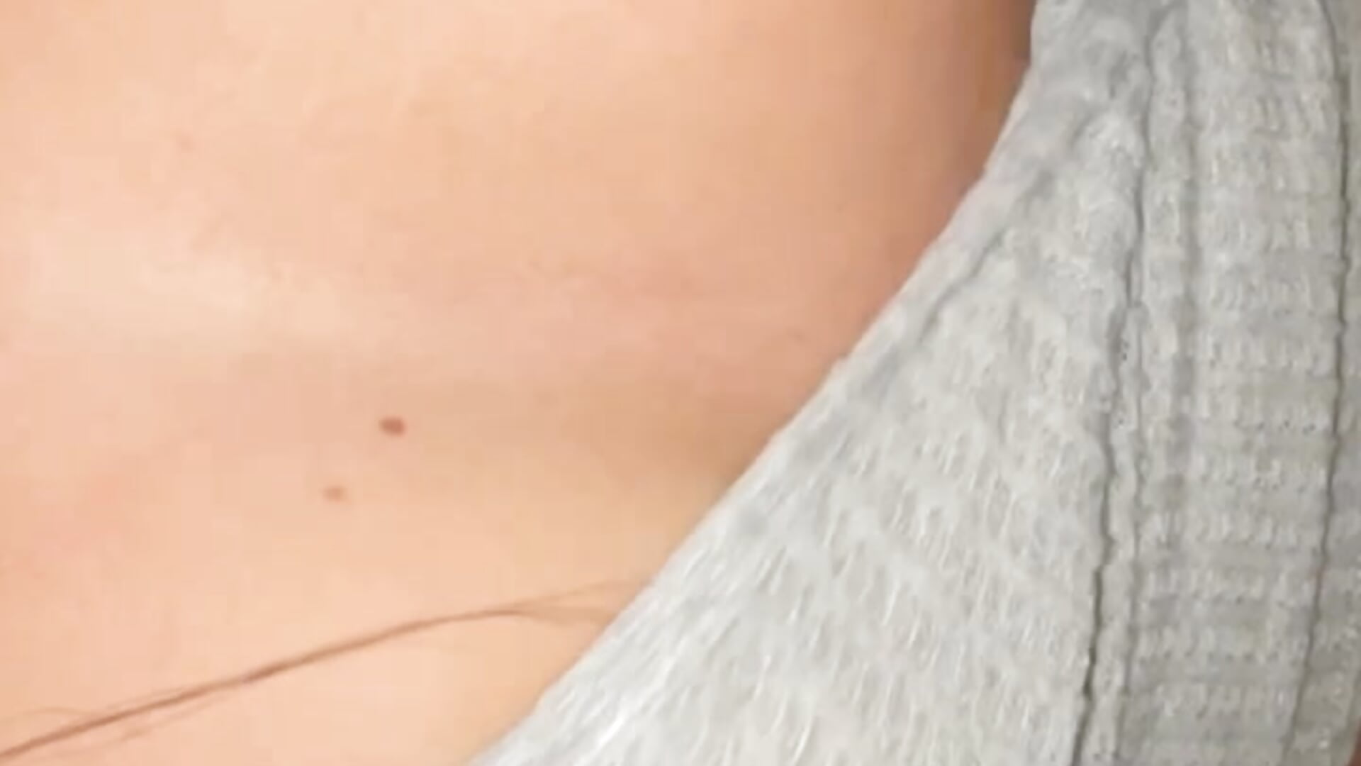 Boob slip😉