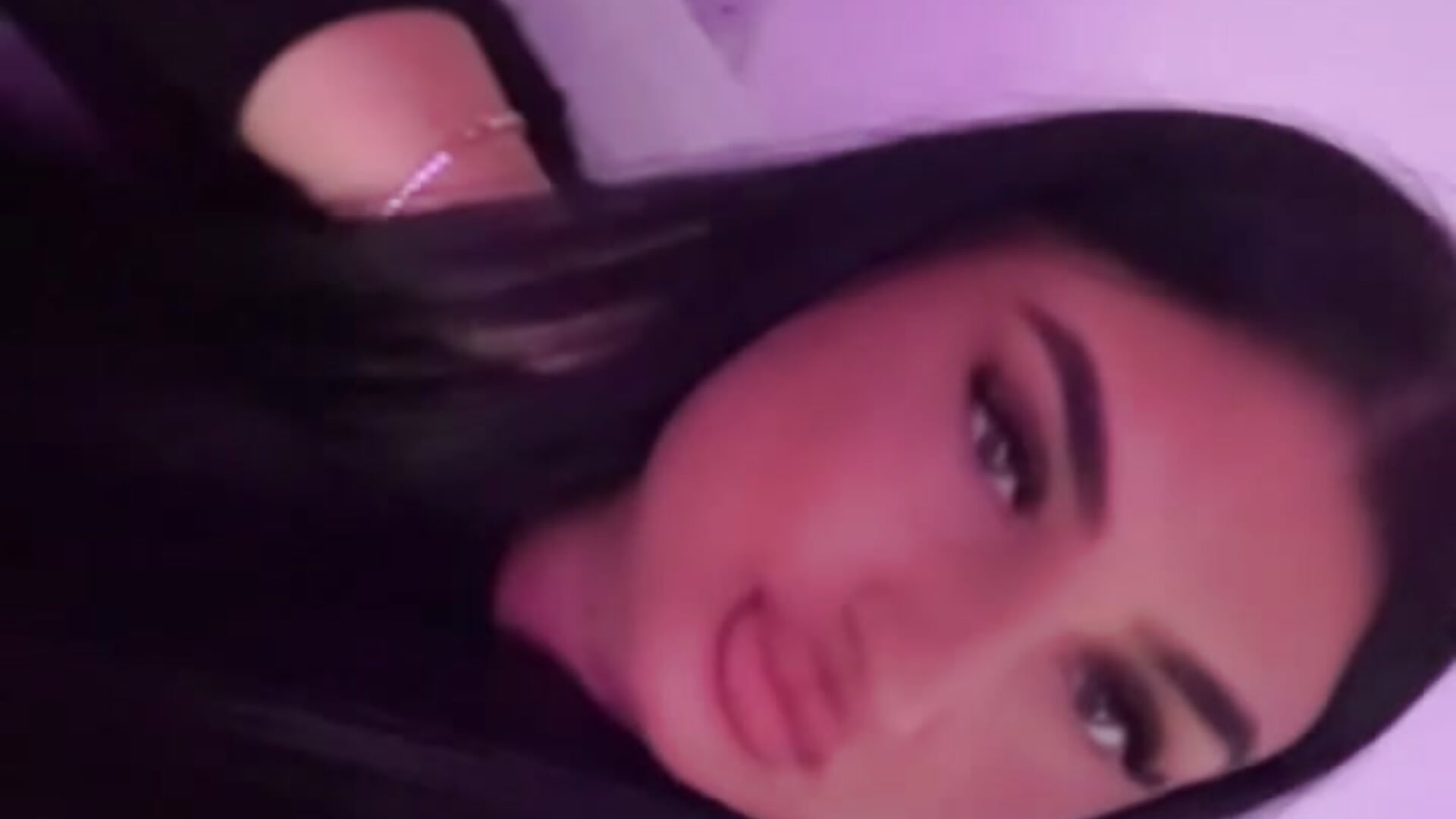 felt cute xxx - Video von GiaWhiteUKx Cam-Model