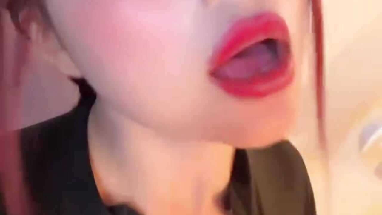 😏 - відео від вебкаммоделі naiah_cruzz