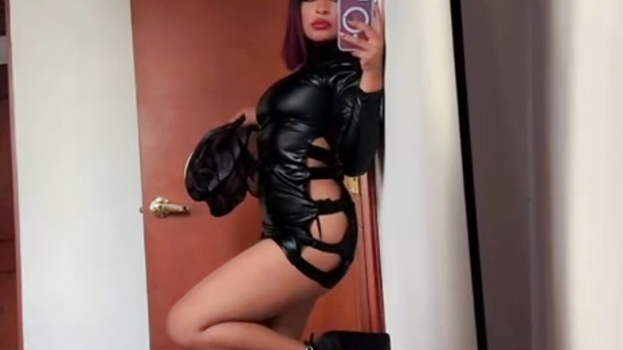 Welcome October!😏 – video modela na kameri naiah_cruzz
