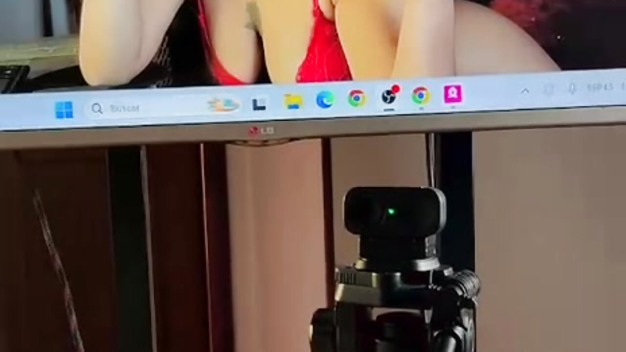 cruzz 💋 - video by naiah_cruzz cam model
