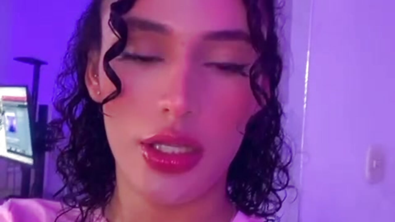 カメラキャストのApsaraVictoriaさんのトレンドな 7758本の動画