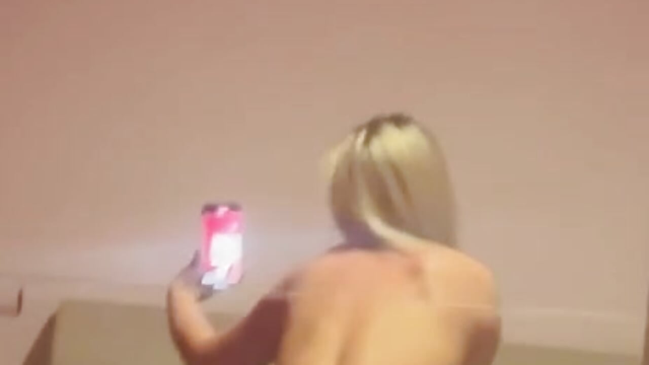 Haveing fun - video by savylisa cam model