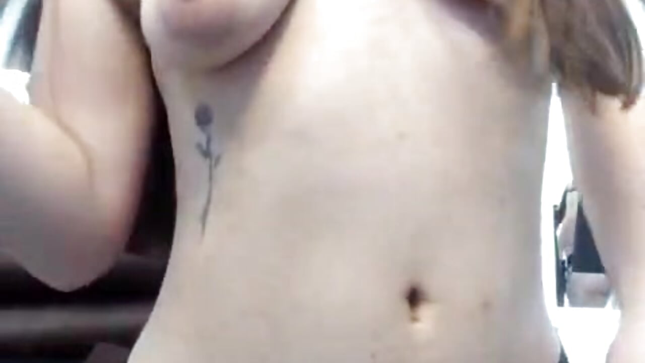 Every tip makes me wetter and naughtier 🔥 - video by Vero_Stef cam model