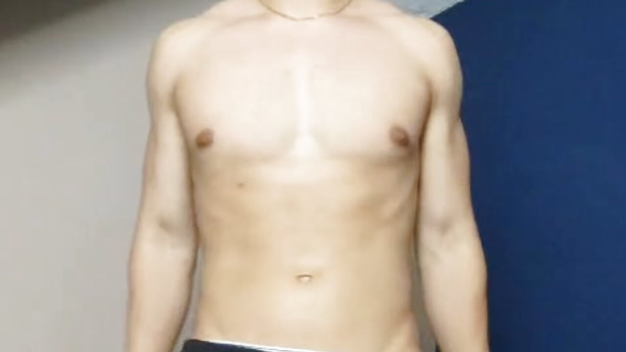 Axxel_Muscle - video di tendenza della modella di cam 8410