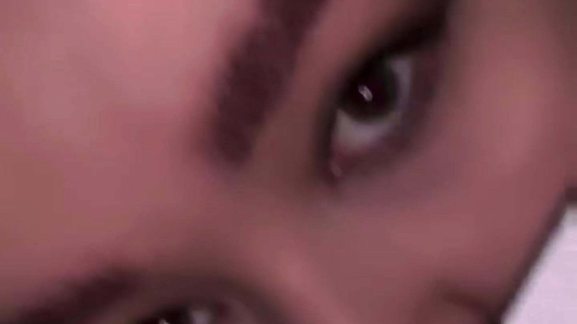 mmmm mysterious - LilyLike adlı kamera modelinin videosu
