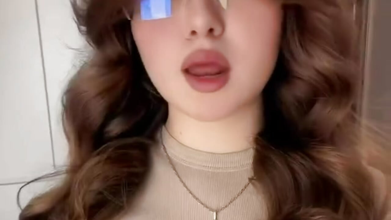 Tease^^ - video by KellyyPalmer cam model