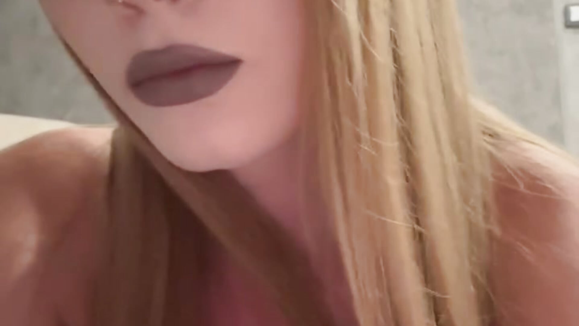 piercing - clip cu CarolineCartier model videochat