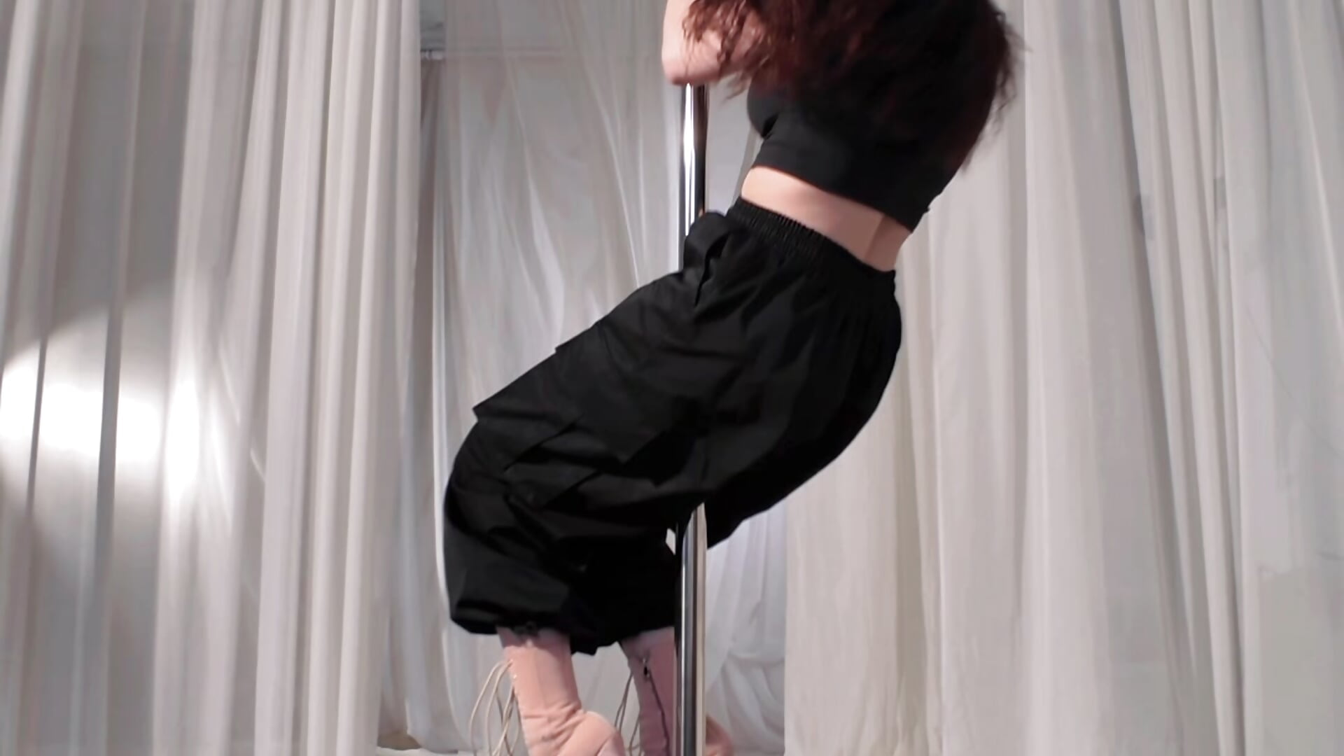 Dancedance – video af PollyBans cam-model