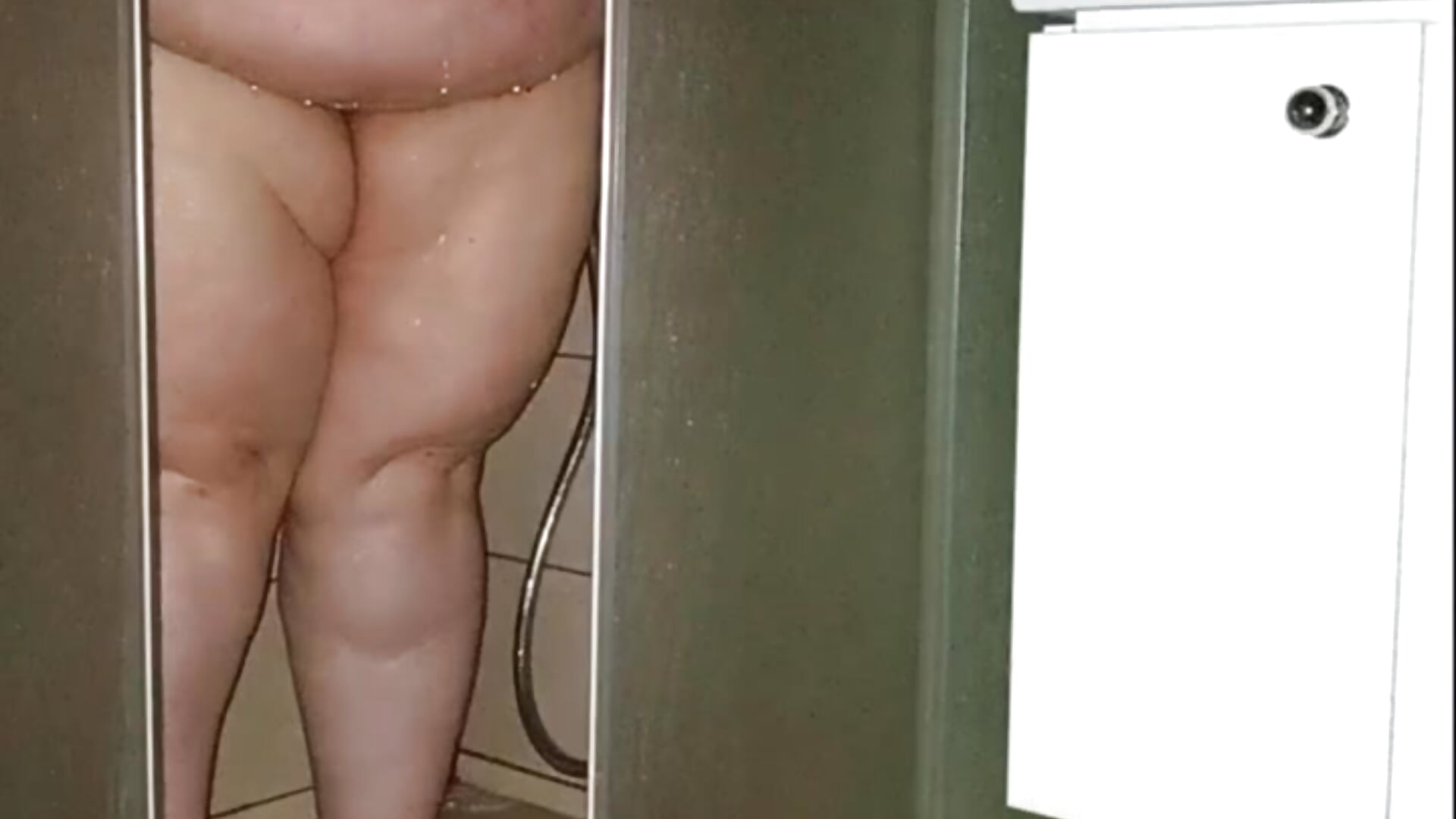 I am taking a shower <3 - Video von QueenGenra Cam-Model