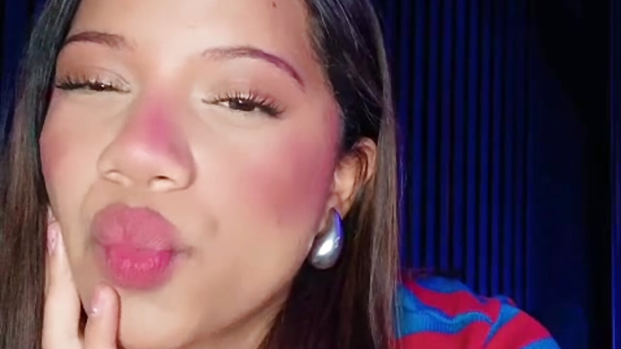 Tender kisses love🥰🎀 – video af Malia_Merith cam-model