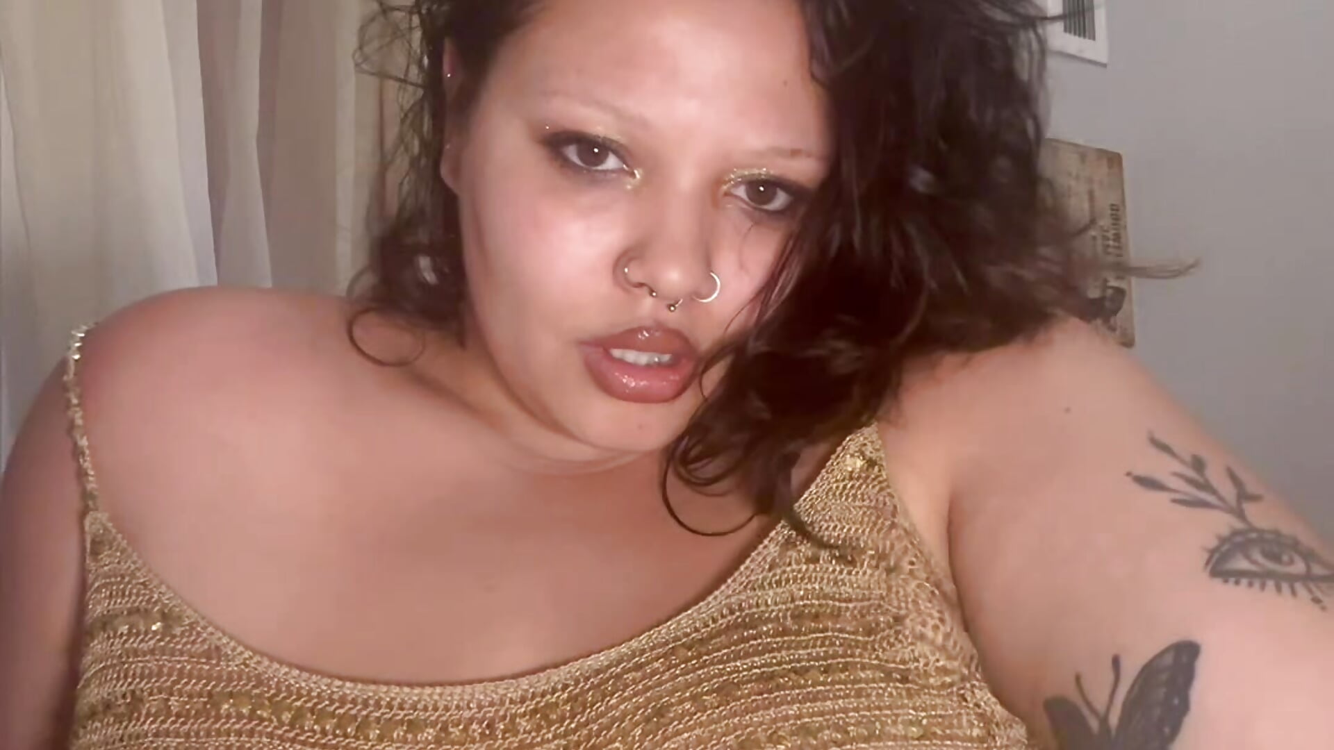 Sparkle tease ✨💋 - video by lolabunnie11 cam model
