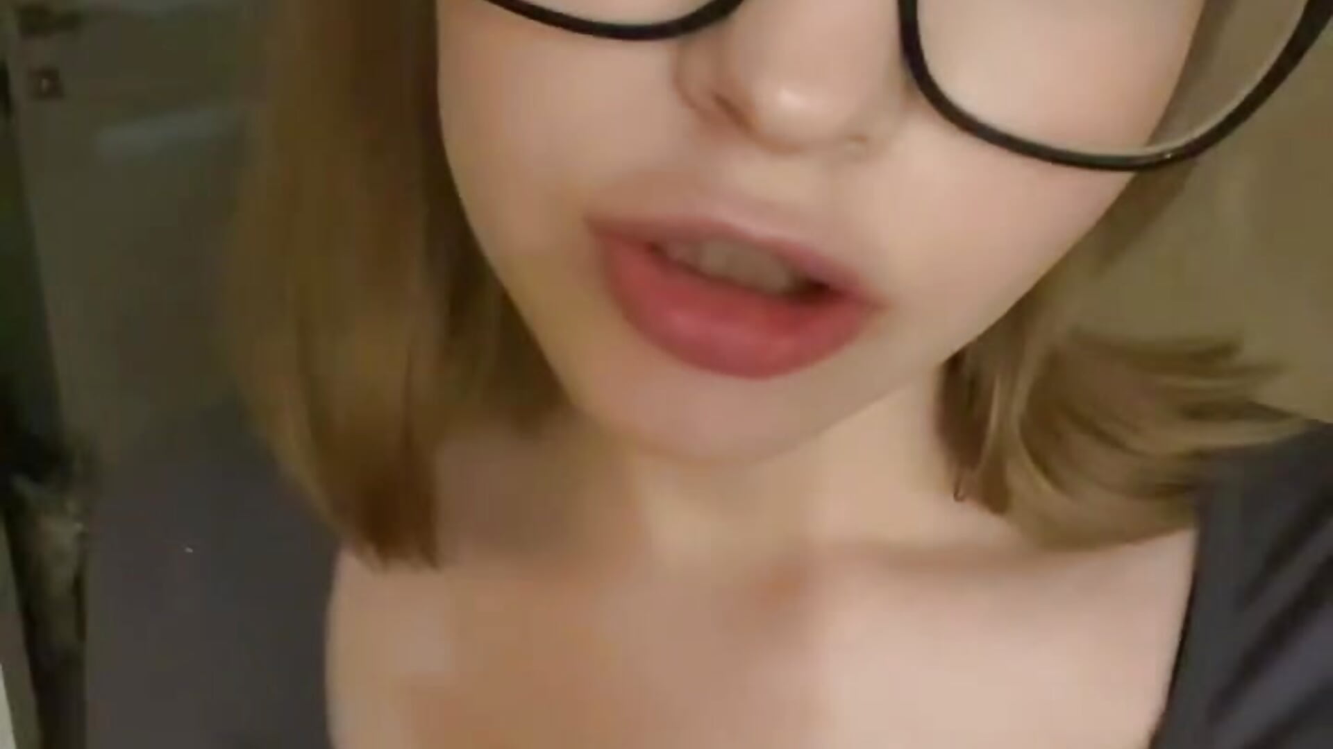 Me :3 - video by UlaEpifano