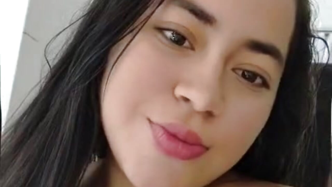Red makes me look very sexy😍 – video af EmmaWatson-1 cam-model