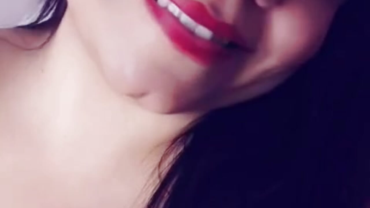 HI GUYS💋💋 - فيديو من DaniaMillerr_ موديل الكام