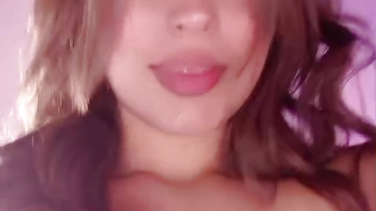 teasing tits! - video by Alessia_Blazee30 cam model