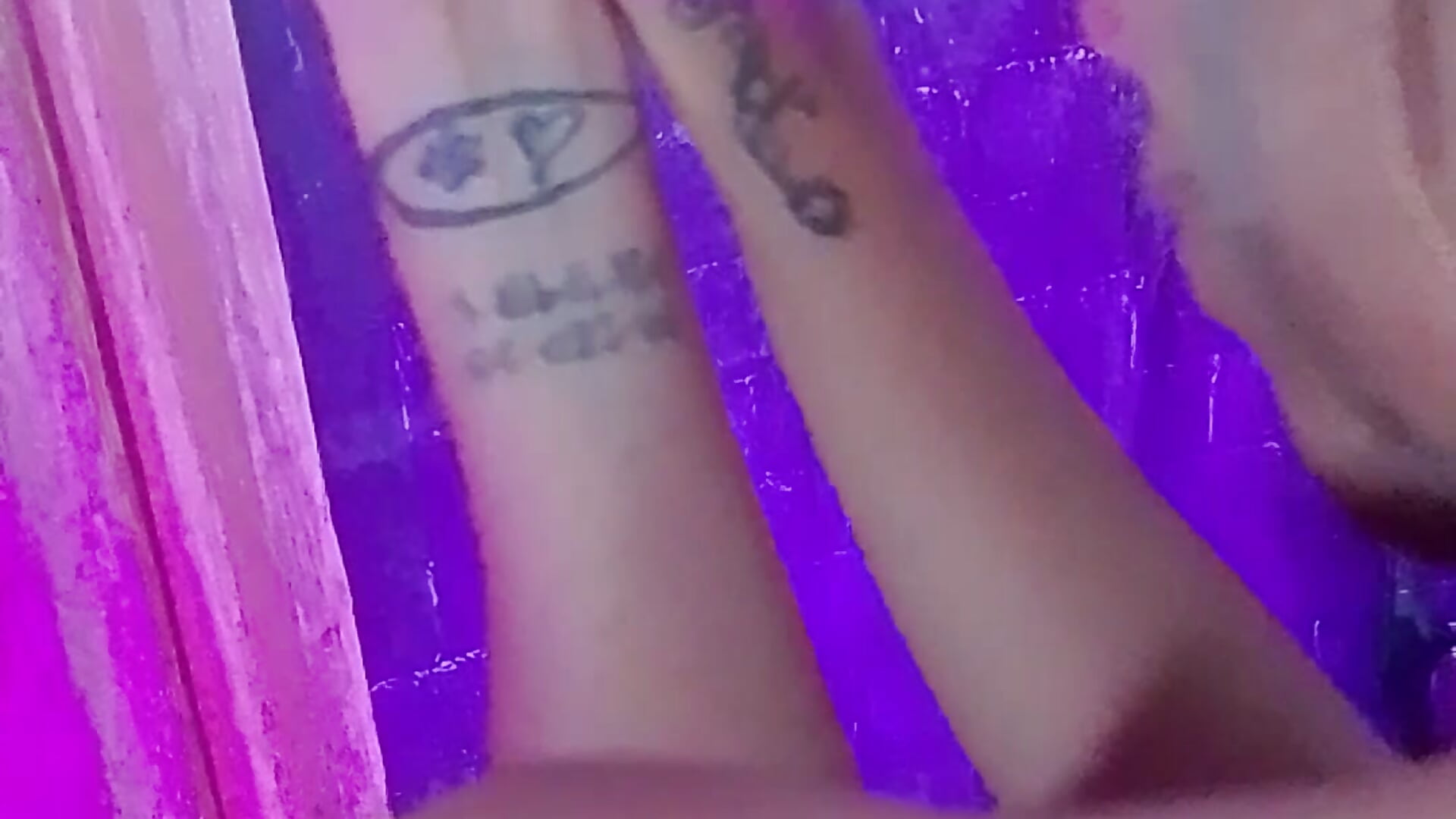 Verificación de tatuajes - video by sweet_tulipan cam model