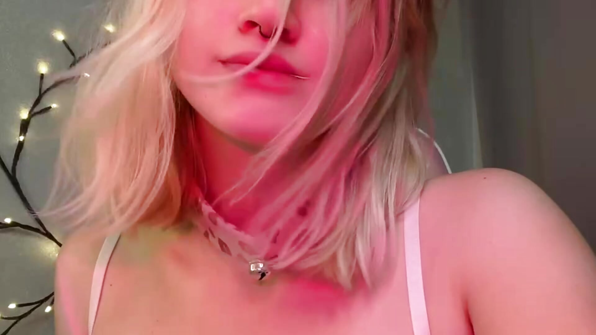 vibe euphoria - video di Lilly_Jhonass modella di cam