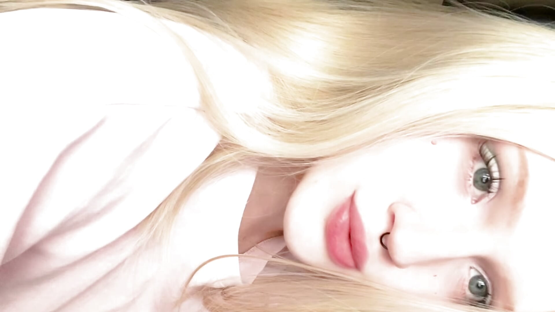 it's me💫 - video di Lilly_Jhonass modella di cam