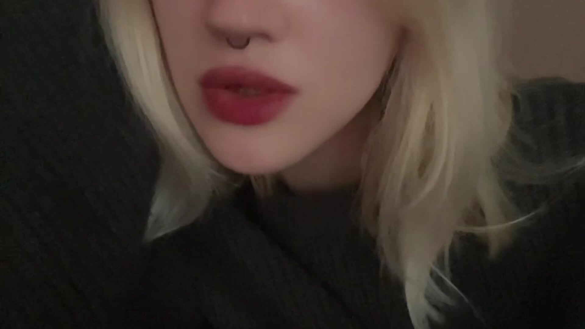 meaw:3 - Lilly_Jhonass adlı kamera modelinin videosu