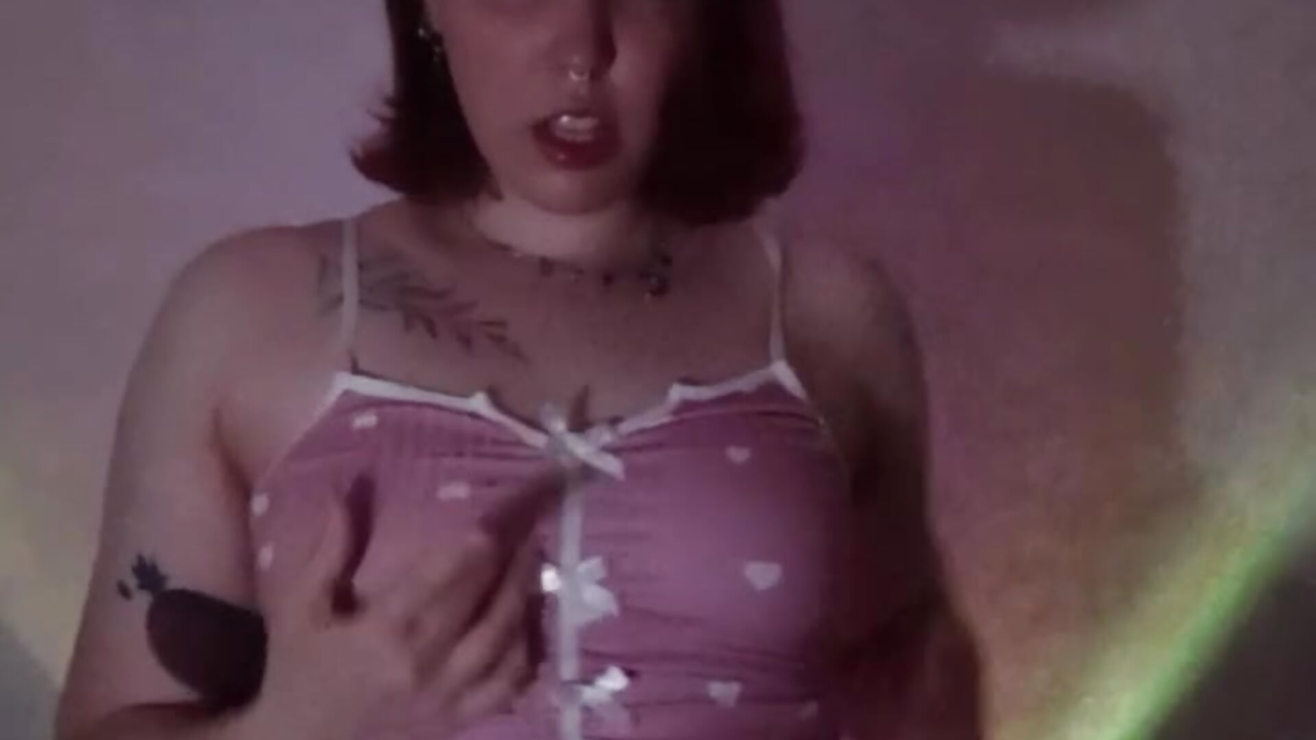 Hello everyone💕 – video od webkamerové modelky ember_lune