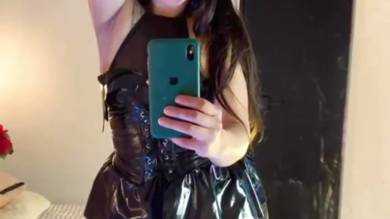 Do you like how I look? – video modela na kameri _Megganrose_