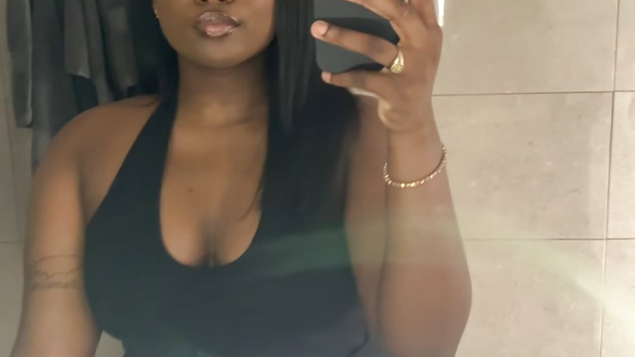 profile-intro-video-1783099587 - video by GabriellaGoldx
