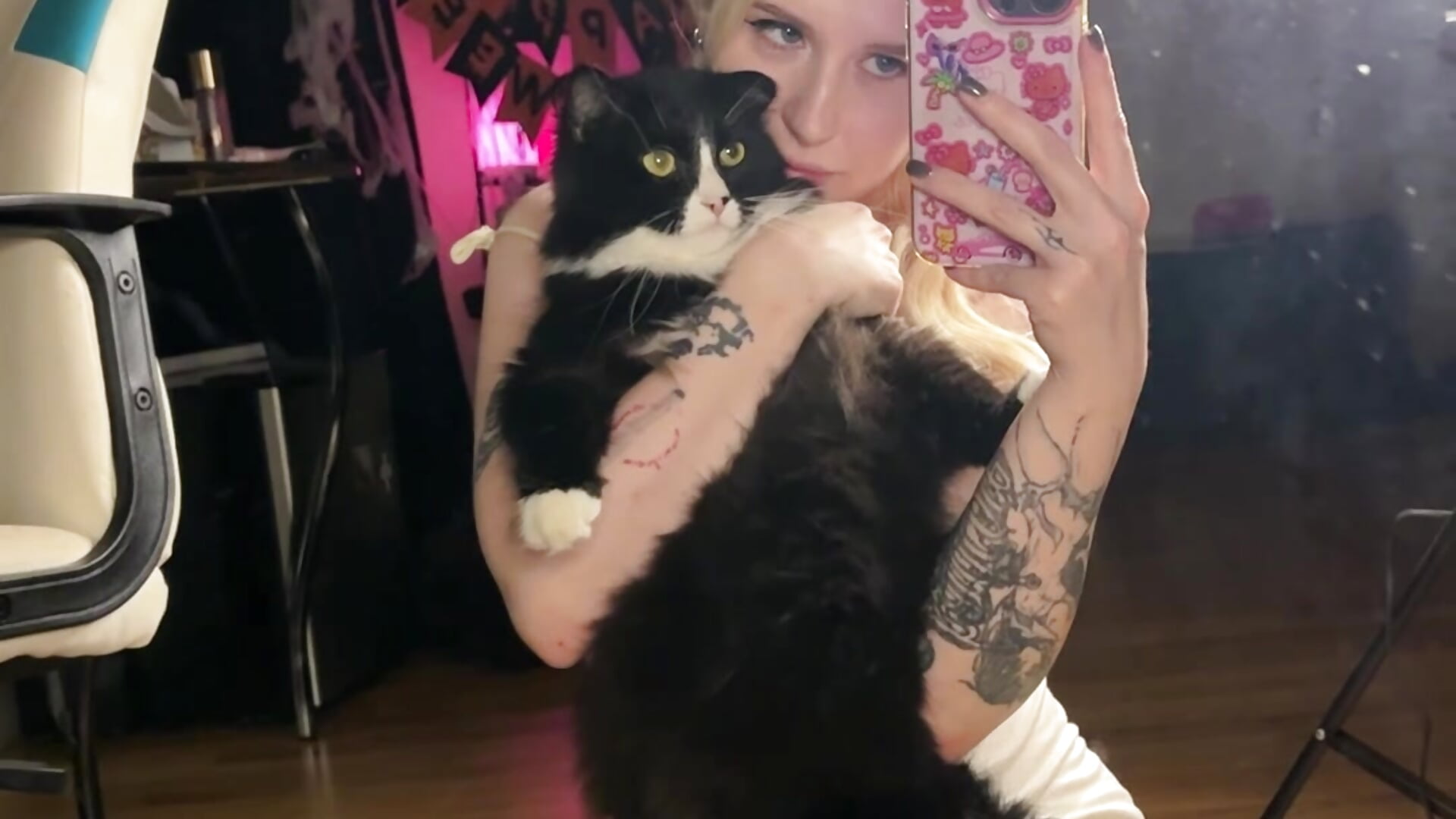 🐉 KHALEESI WITH DRAGON 🐉 - video by viviennedoll cam model