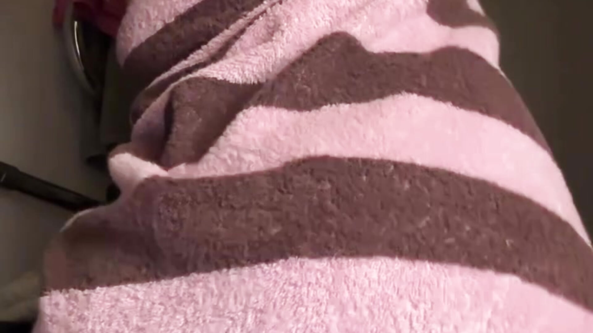 MY JUICYYY ASS ^^ – video modela na kameri viviennedoll