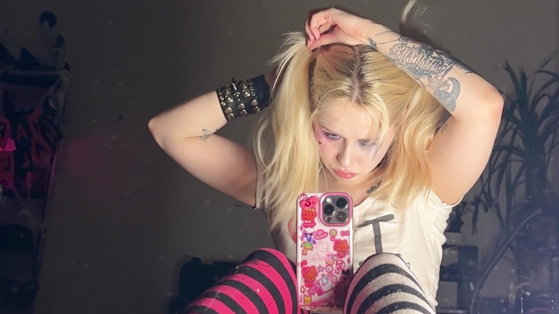 ♠️♦️HARLEY QUINN ♥️🃏－カメラキャストのviviennedollの動画