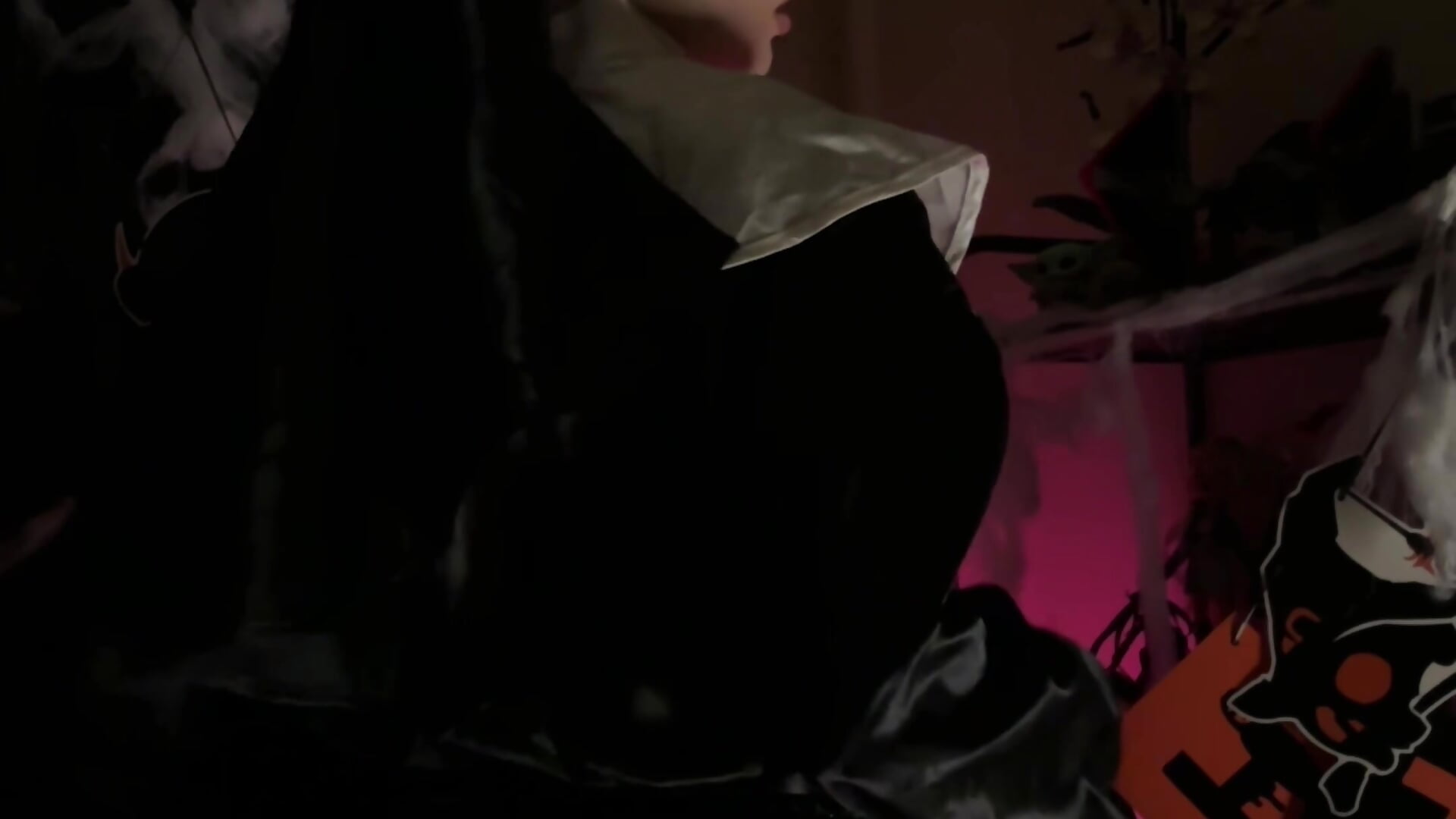 HALLOWEEN– viviennedoll kameramodell videója