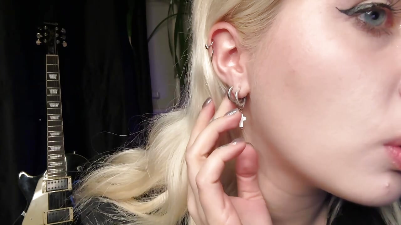 PIERCING TOUR