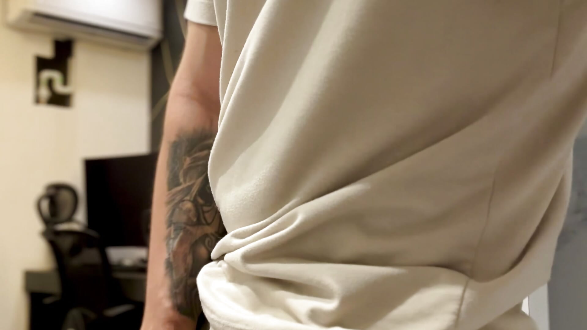 Teasing in the office - video by andrewlopezz