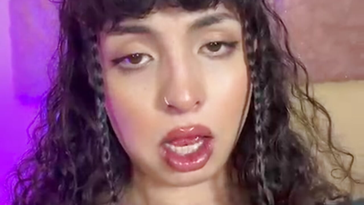 Would you like to try some of this? - video di Piaa_foxx modella di cam