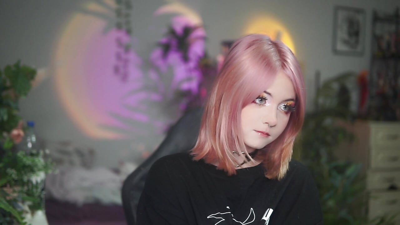 Heeeey! – video modela na kameri Miiu_miiu