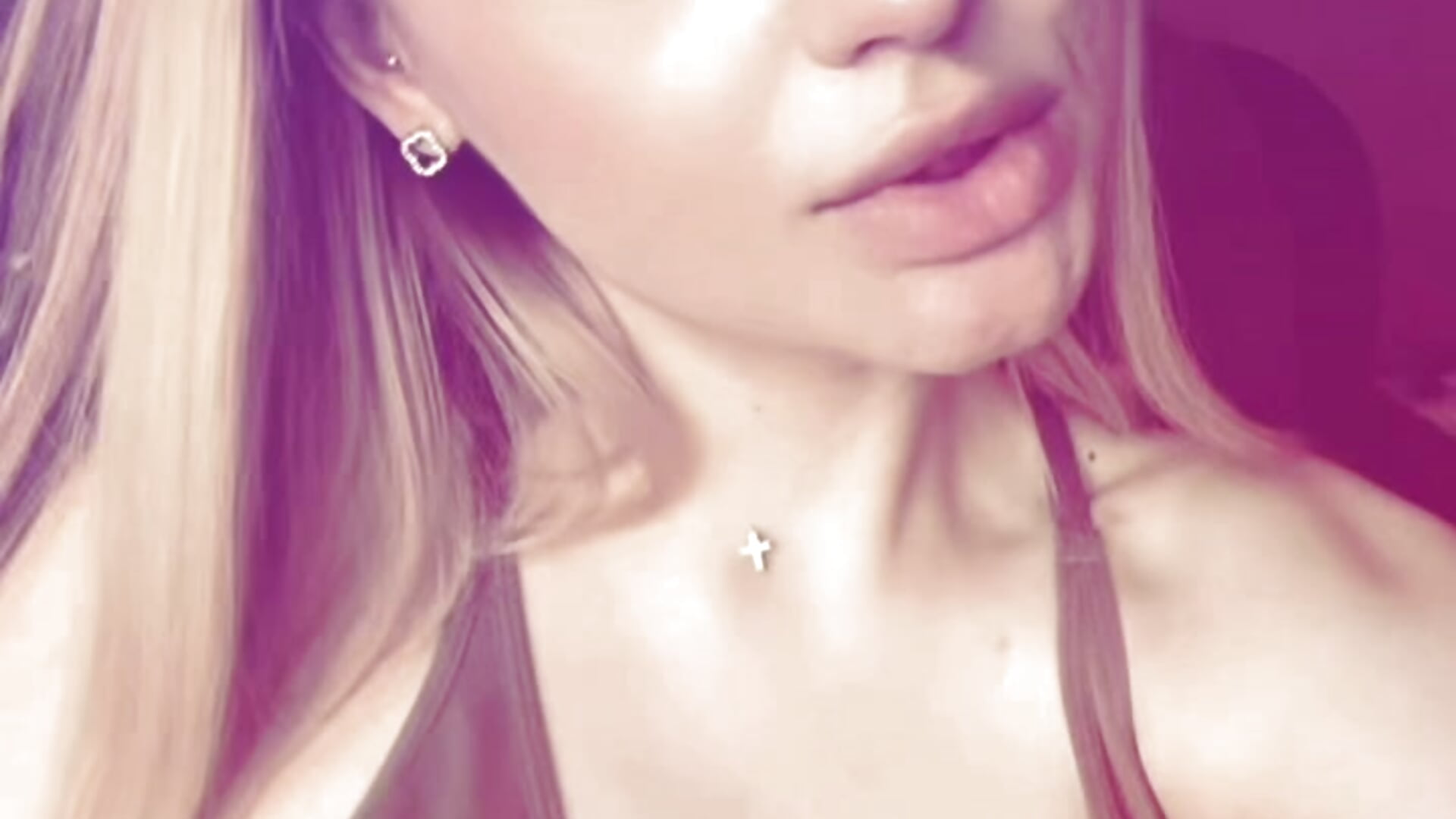 lips - VetaWizley adlı kamera modelinin videosu