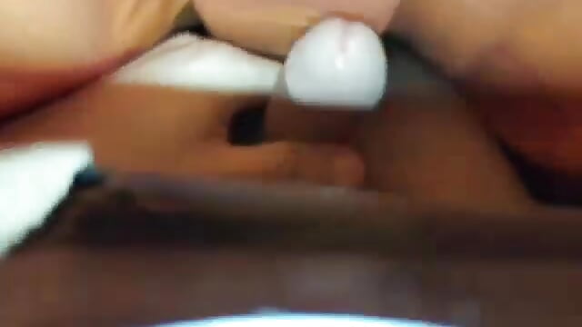 Under covers – video af Panda-WolfX cam-model