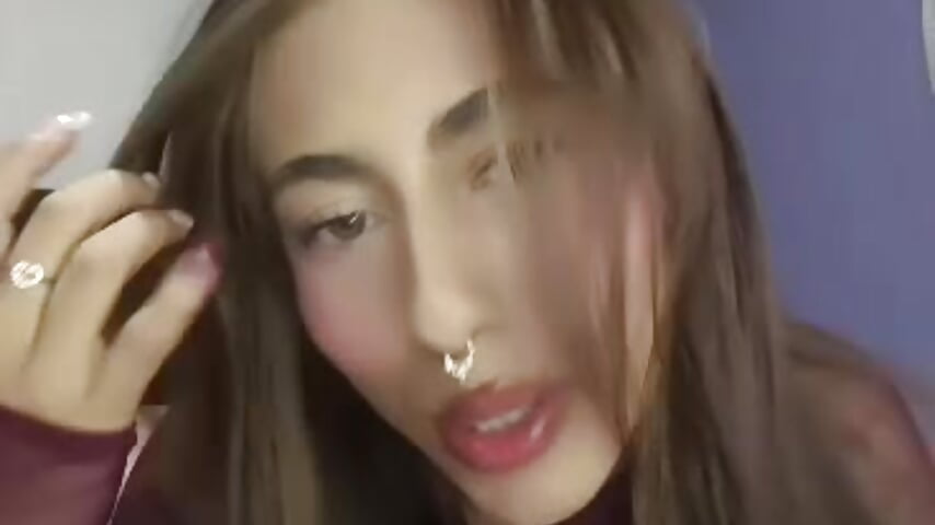 my very hot face wants milk 🥛 – video modela na kameri Lily-coopers