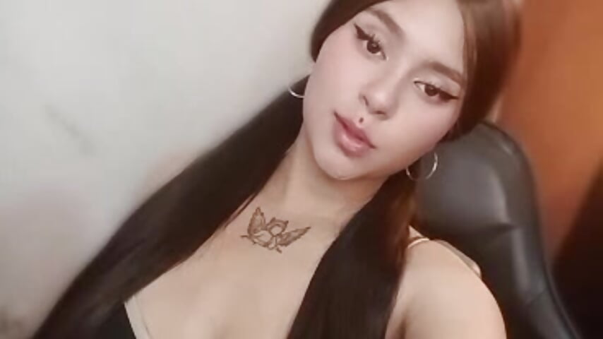 me luna - video by luna_and_logan_hot cam model