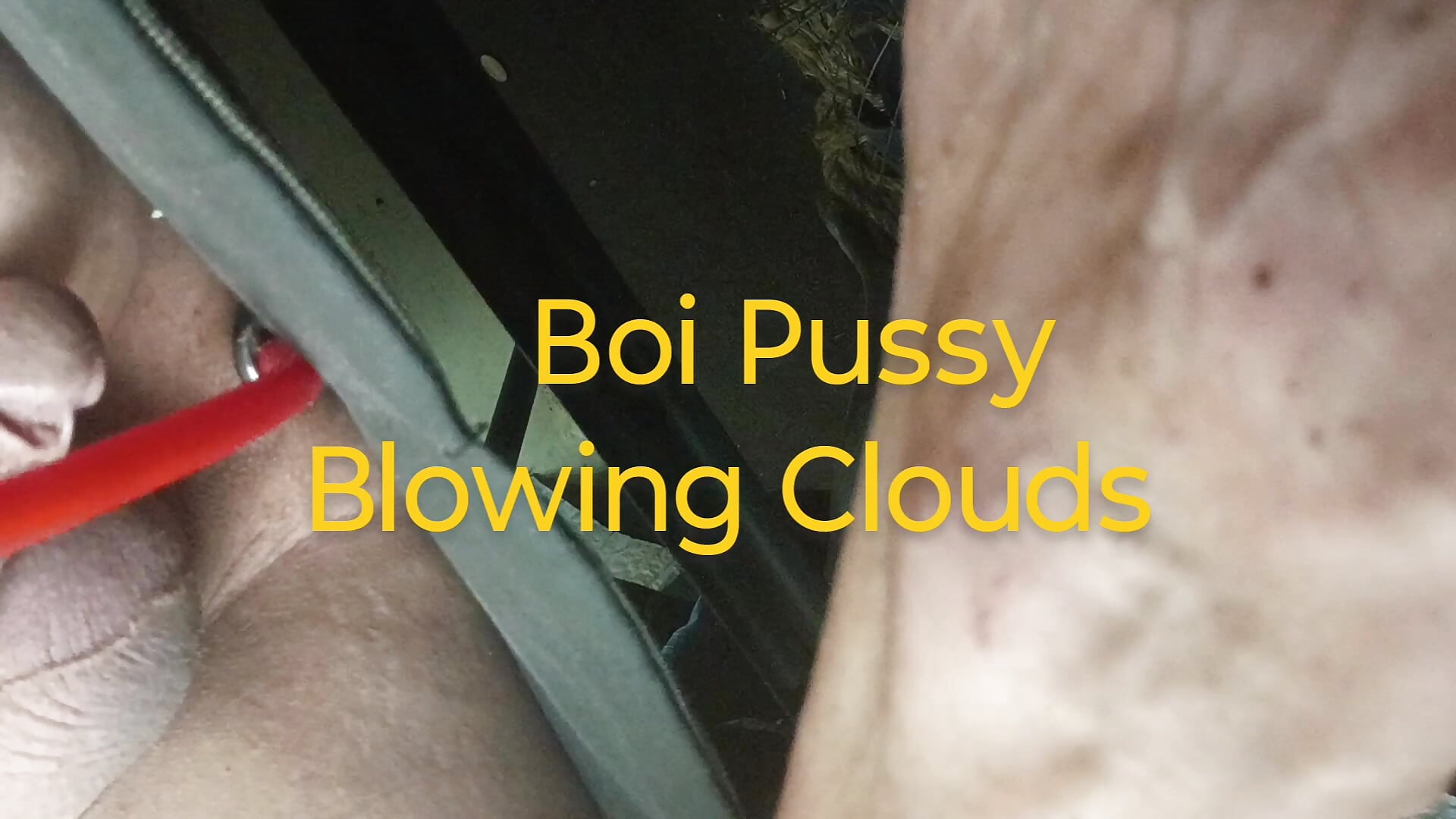 Boi  Pussy Smoking – video modela na kameri boiwhore0