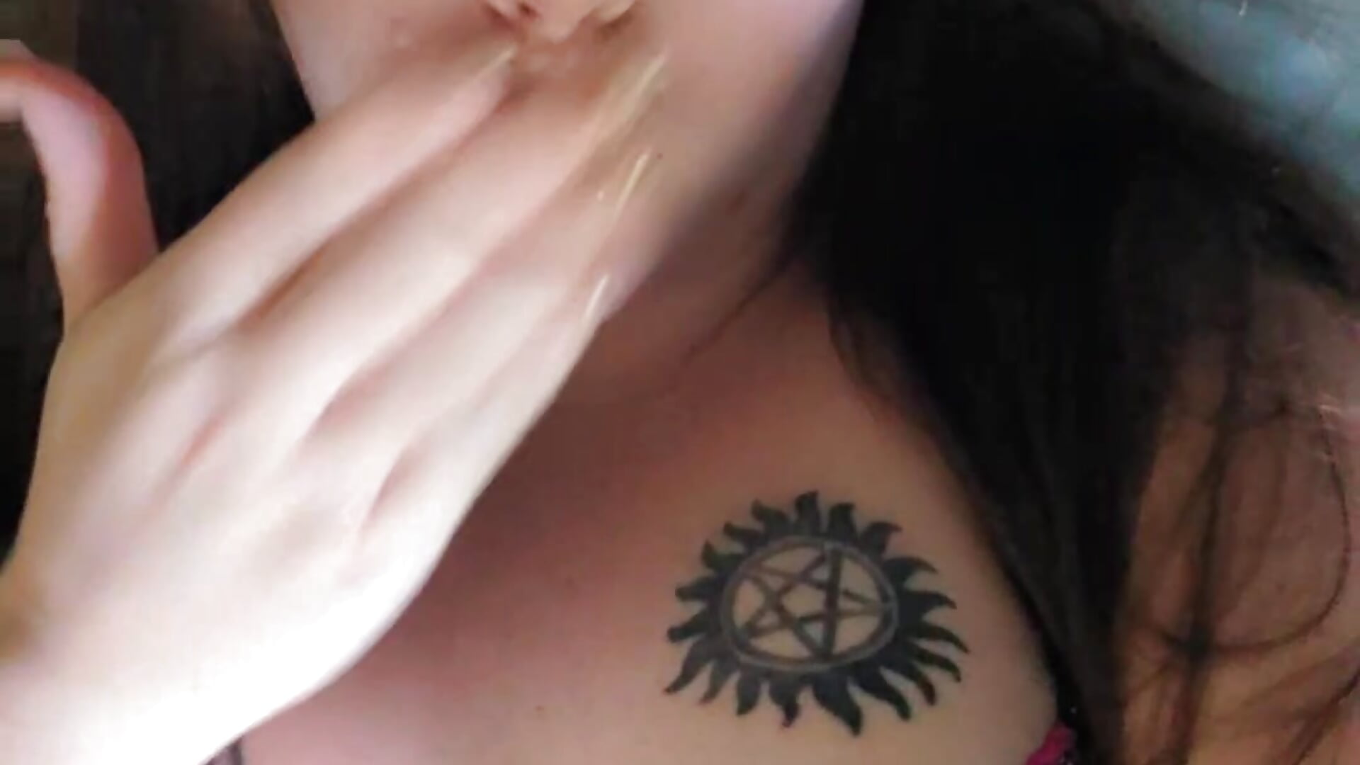 Good night kisses 😘 - video by godessnatalia01 cam model