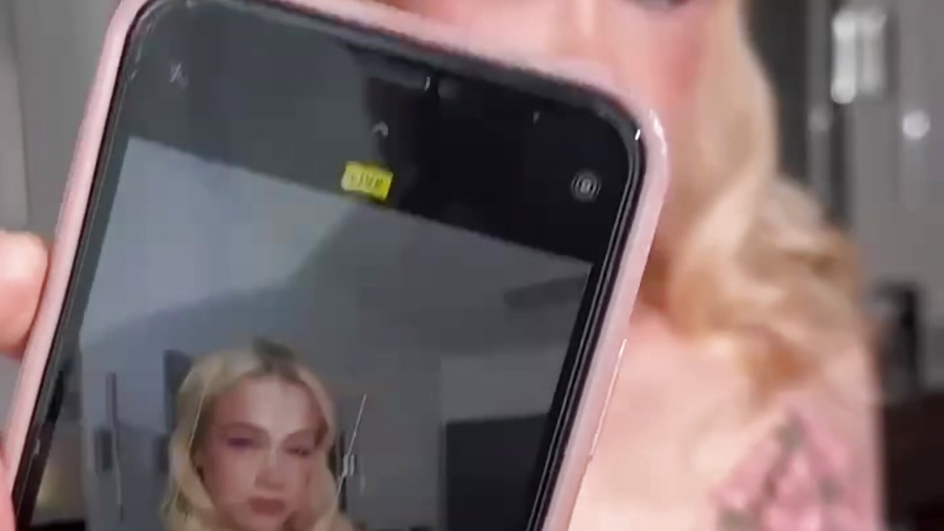 Makeup magic - clip cu Lina_Banks model videochat