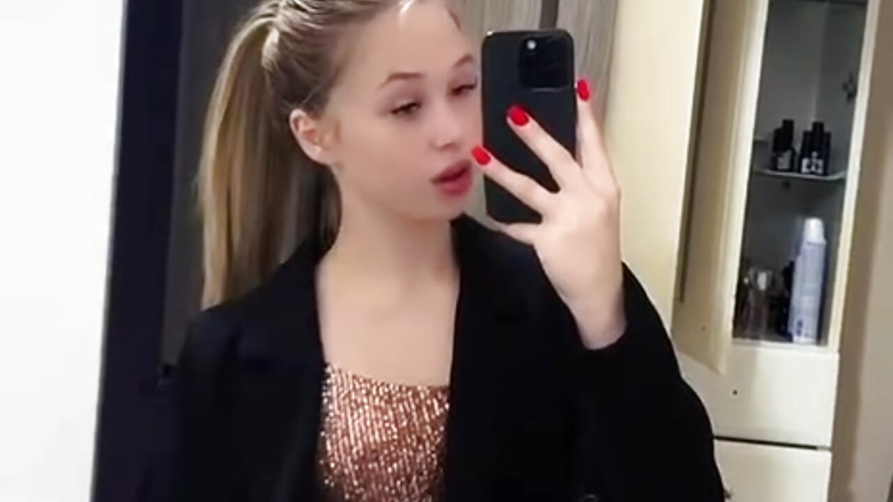 Getting ready - clip cu Lina_Banks model videochat