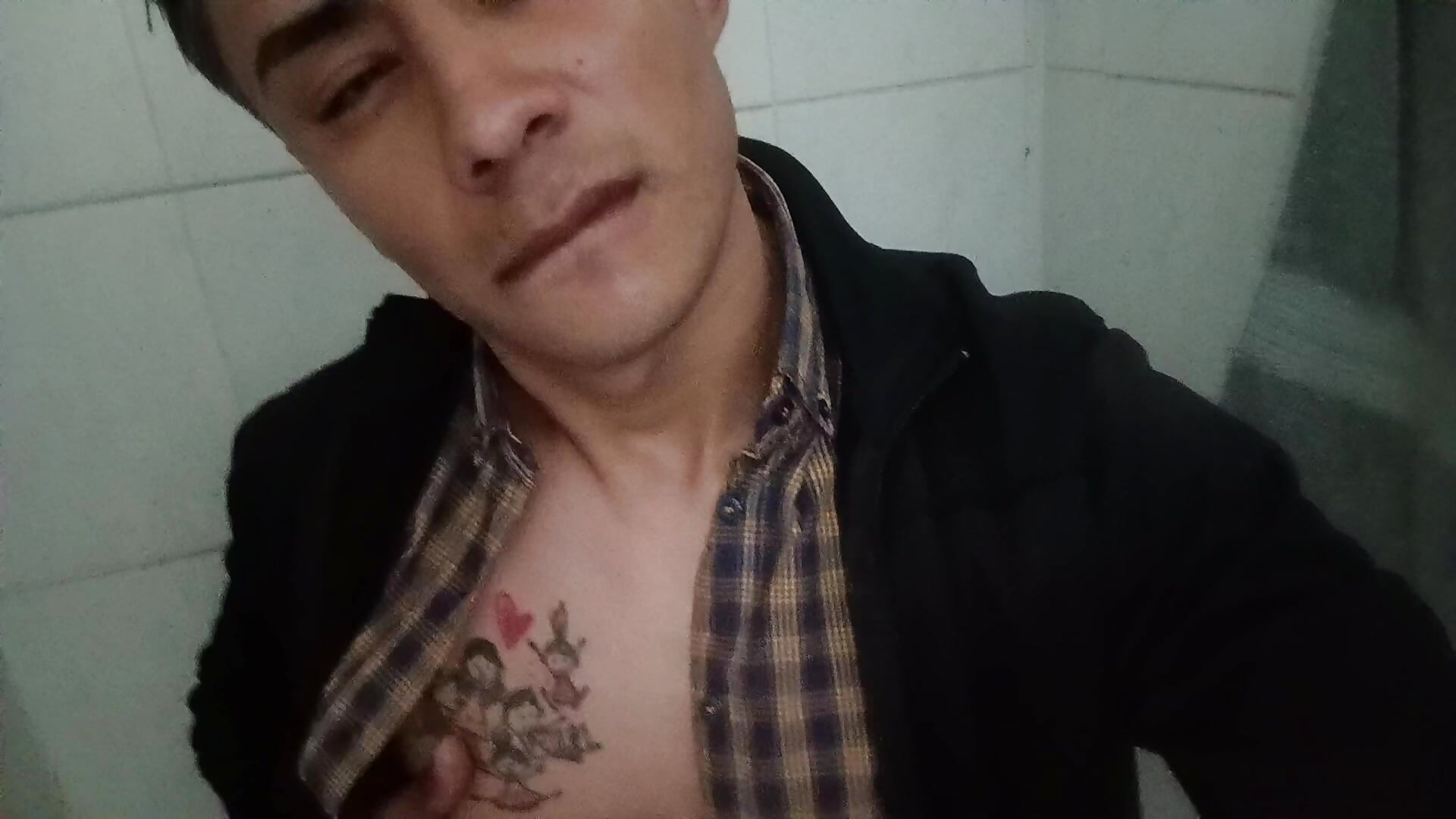 Pasando el rato solo - vídeo de TUTUTIZ modelo de câmara