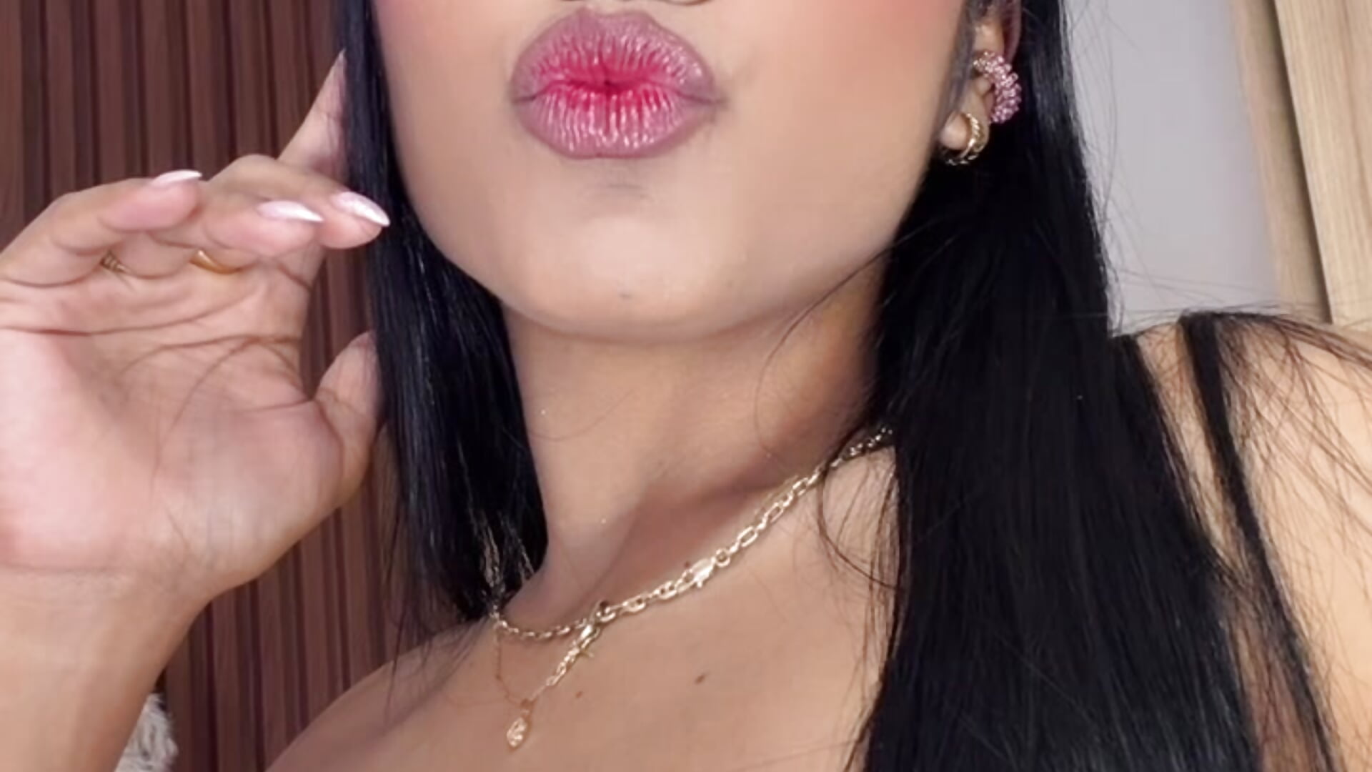 Besitos donde no te da el sol.😘－カメラキャストのRoxana_gomezzの動画